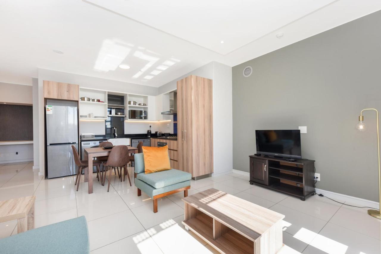 The Median Rosebank Luxury Apartment - Building With Generator Johannesburg Bagian luar foto