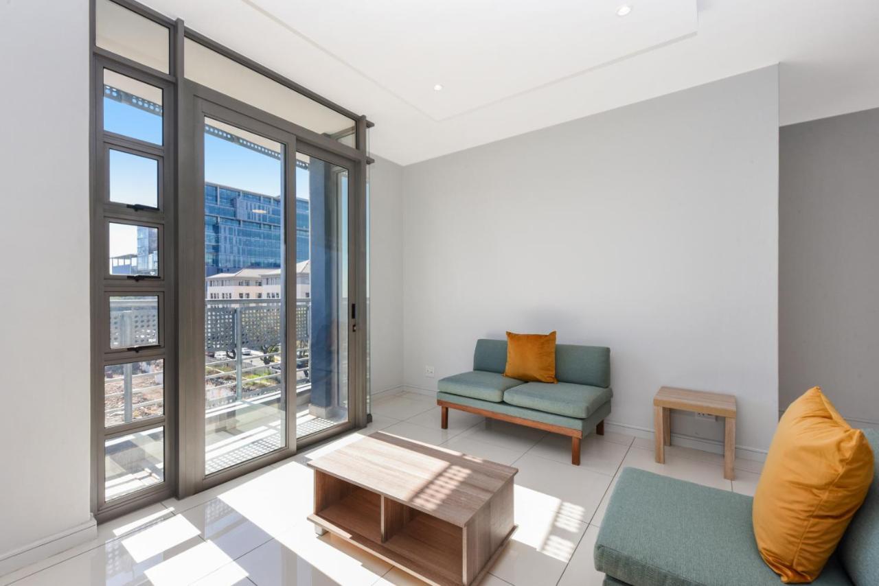 The Median Rosebank Luxury Apartment - Building With Generator Johannesburg Bagian luar foto