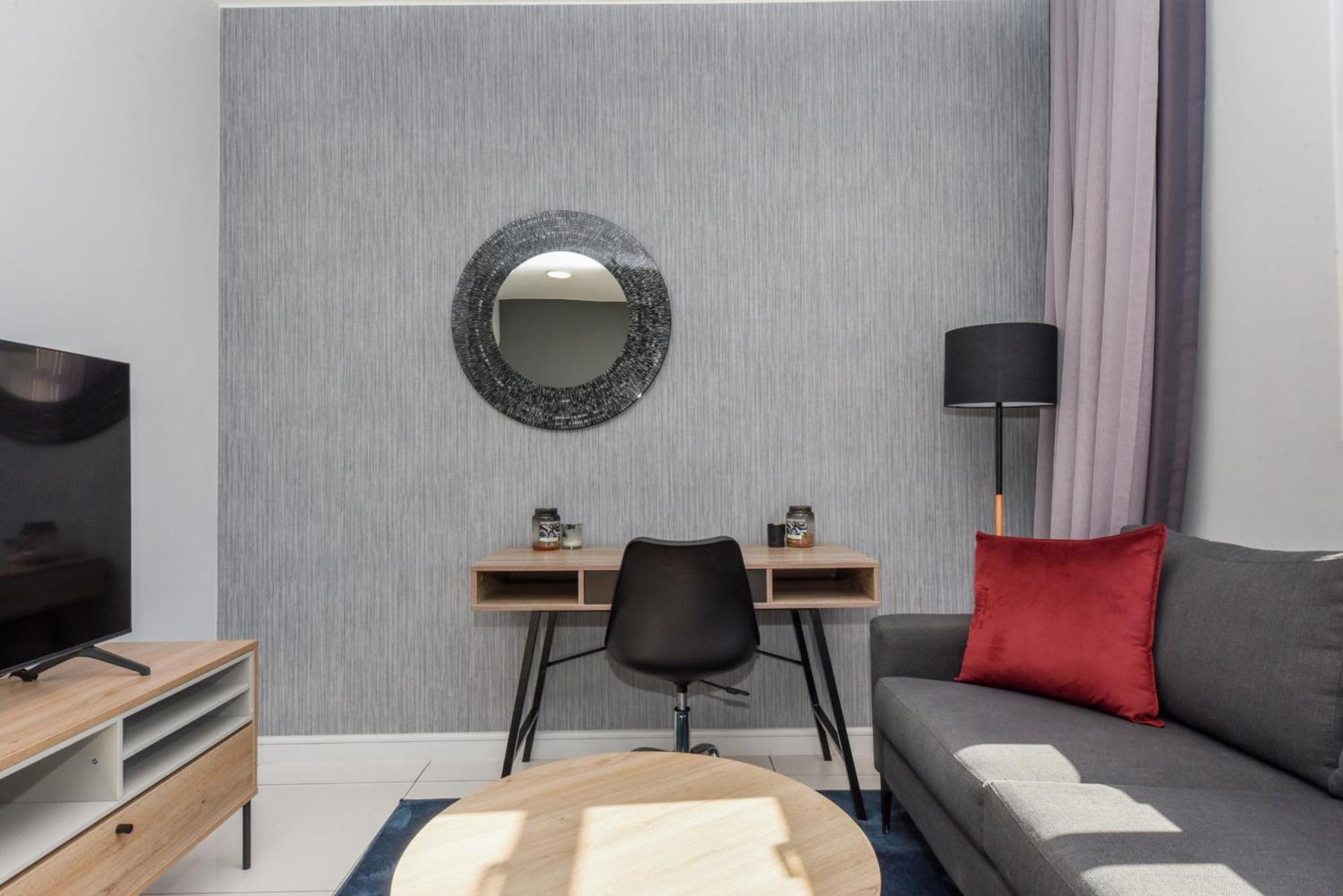 The Median Rosebank Luxury Apartment - Building With Generator Johannesburg Bagian luar foto