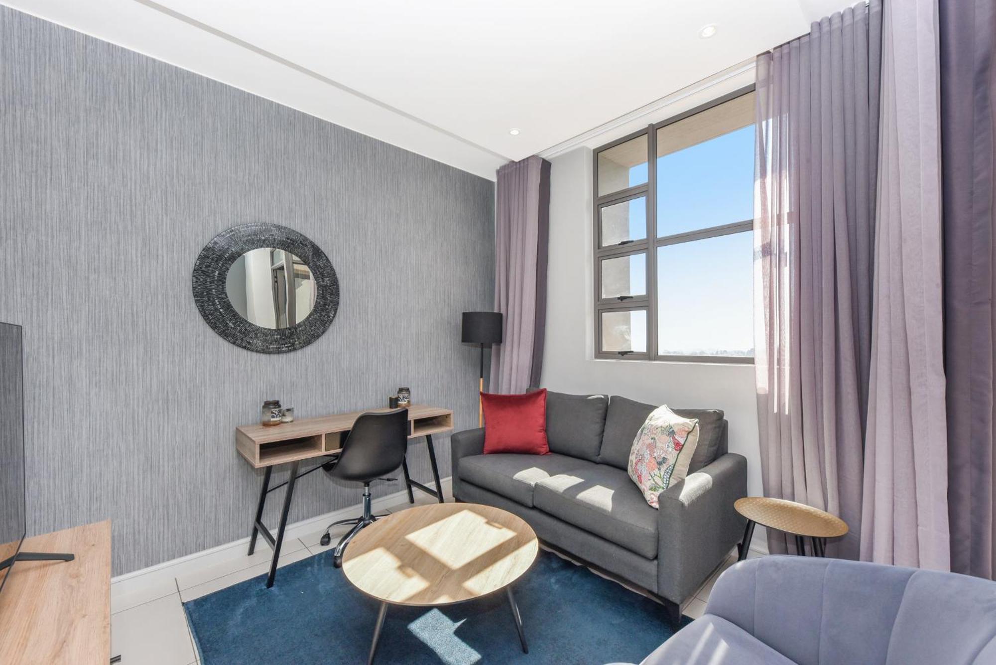 The Median Rosebank Luxury Apartment - Building With Generator Johannesburg Bagian luar foto
